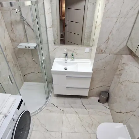 Apartman 160 Wide Bed - With Balcony & Parking Gdańsk