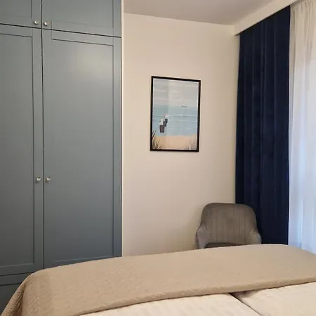 160 Wide Bed - With Balcony & Parking * Gdansk