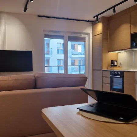Apartamento 160 Wide Bed - With Balcony & Parking *