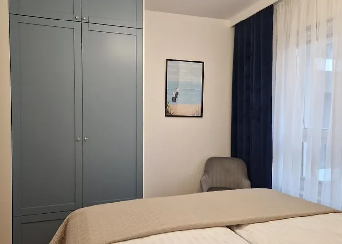 160 Wide Bed - With Balcony & Parking * Gdańsk