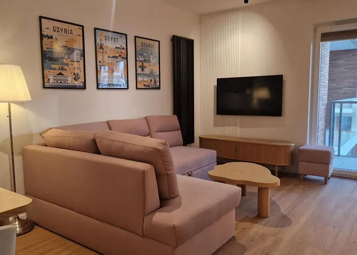 160 Wide Bed - With Balcony & Parking *