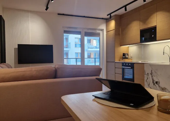 Apartamento 160 Wide Bed - With Balcony & Parking *