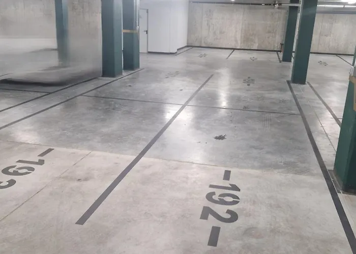 160 Wide Bed - With Balcony & Parking Apartamento